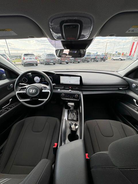 2024 Hyundai Elantra SEL - Photo 17