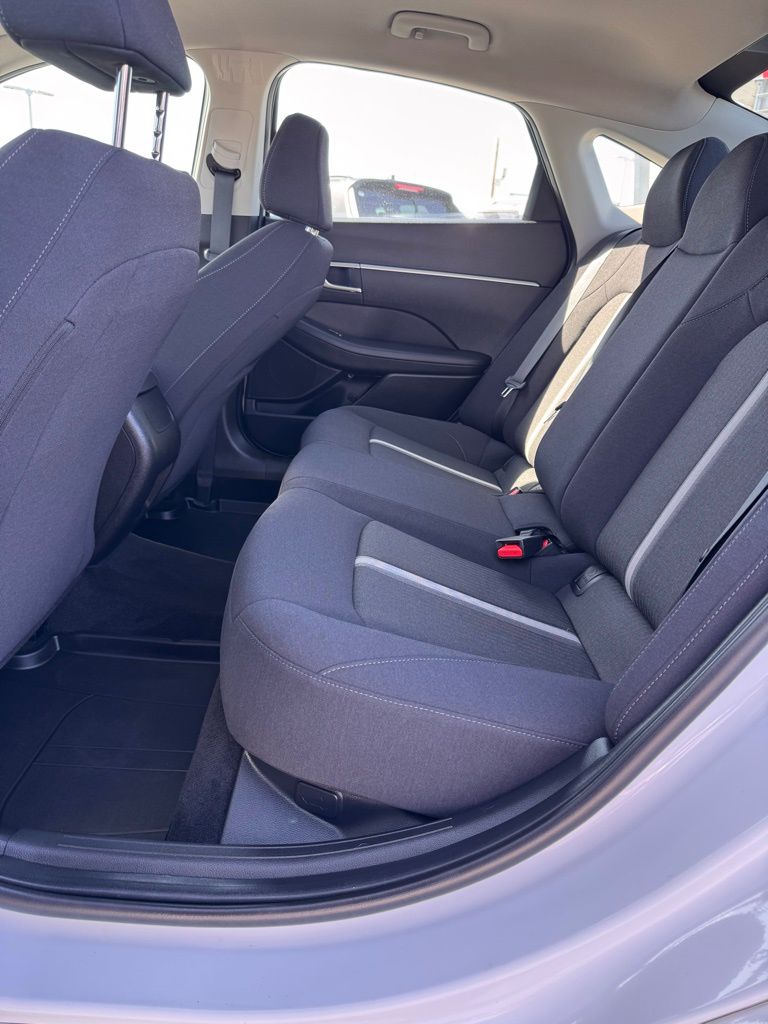 2025 Hyundai Sonata SE - Photo 10