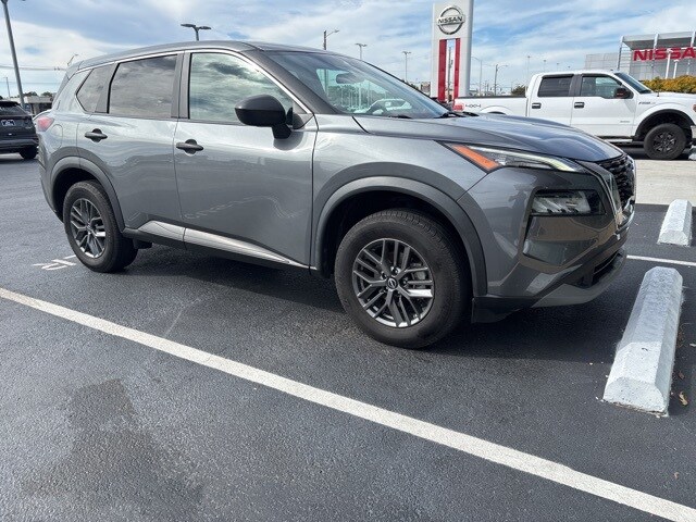 2023 Nissan Rogue S photo 2