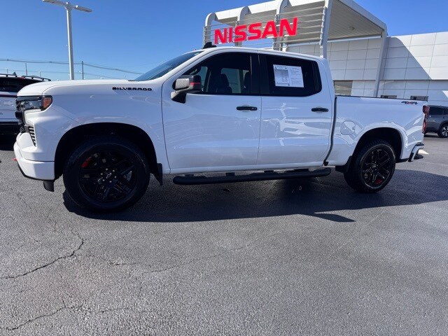 2024 Chevrolet Silverado 1500 RST photo 2