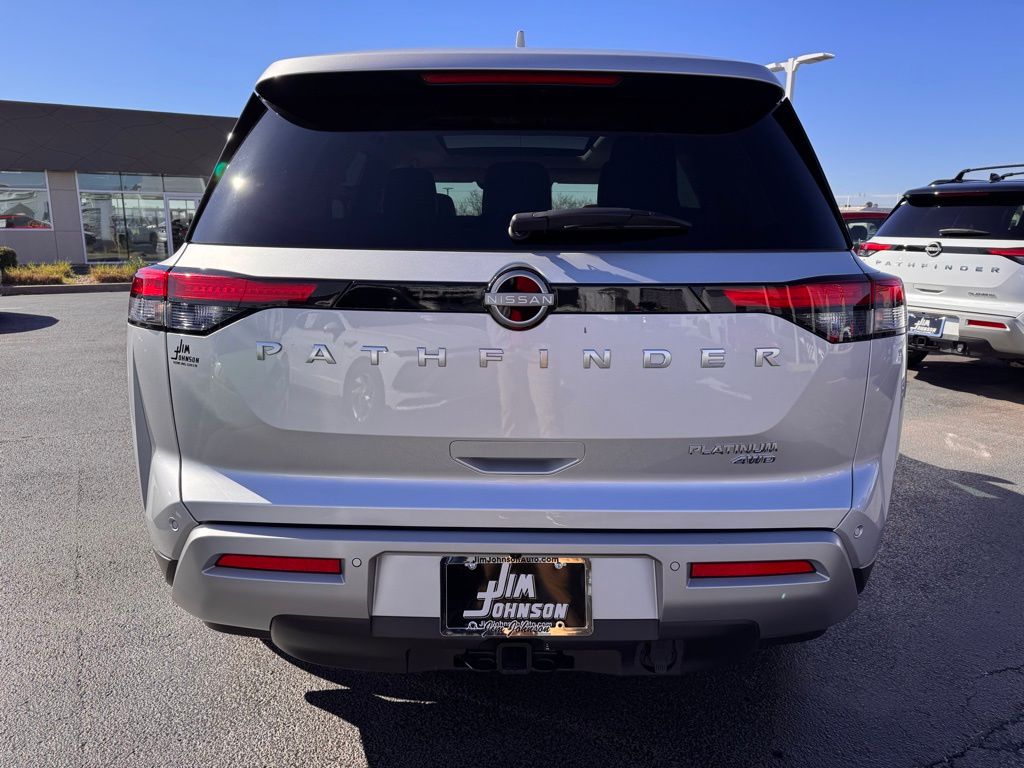 2025 Nissan Pathfinder Platinum - Photo 4