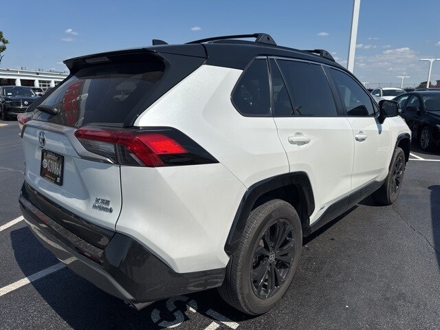 2023 Toyota RAV4 Hybrid XSE photo 2