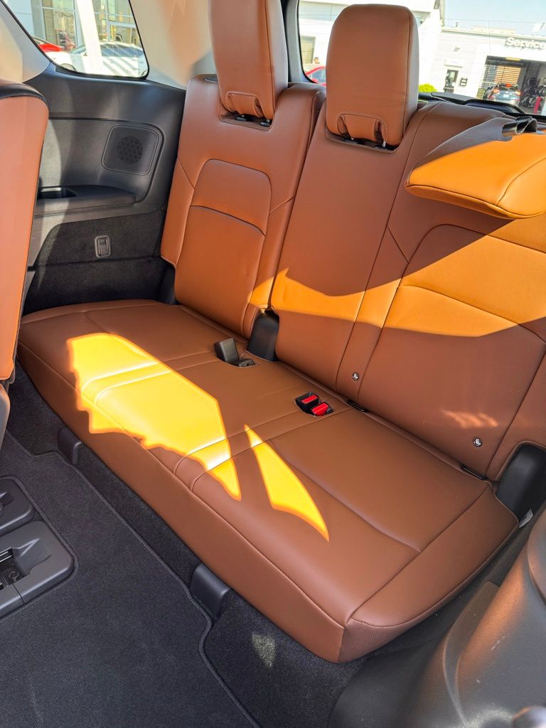 2025 Nissan Pathfinder Platinum - Photo 15