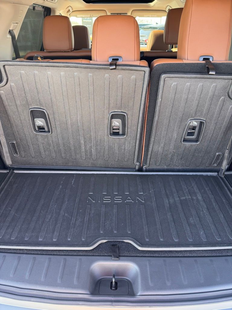 2025 Nissan Pathfinder Platinum - Photo 16