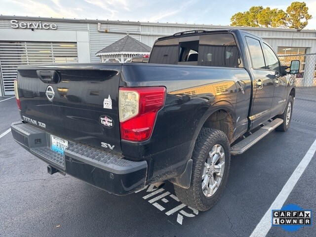 2017 Nissan Titan SV photo 3