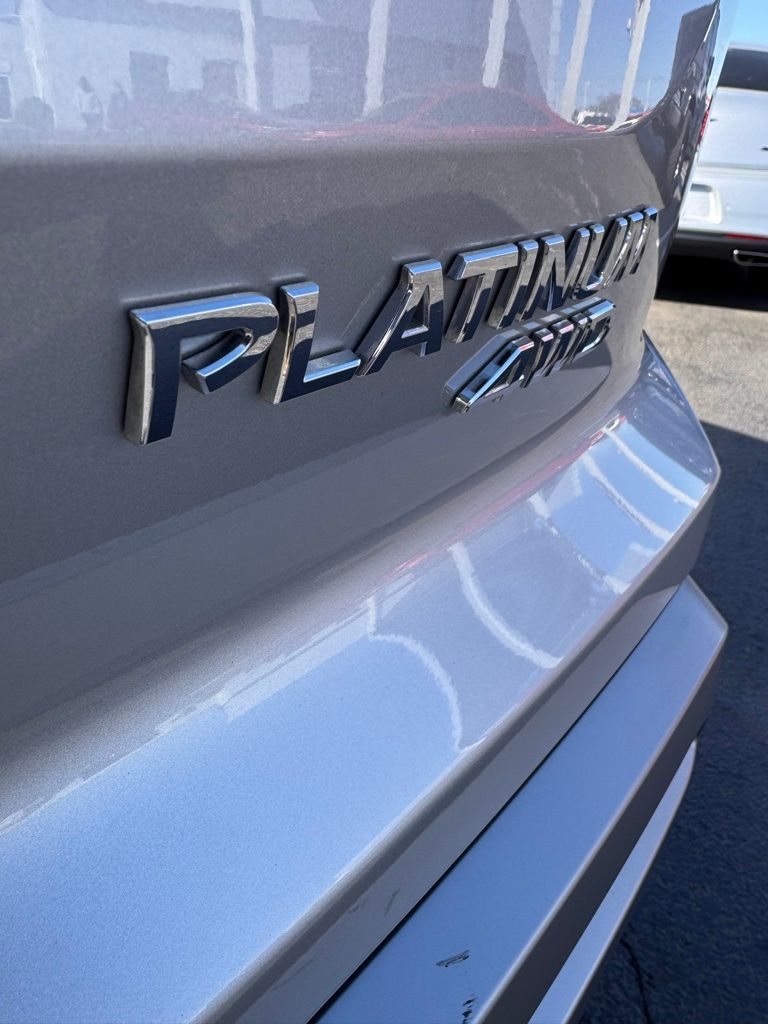 2025 Nissan Pathfinder Platinum - Photo 9