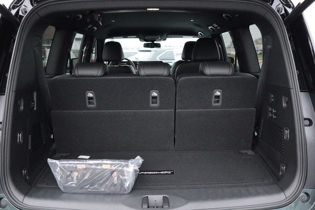 2026 Nissan Armada PRO-4X - Photo 23