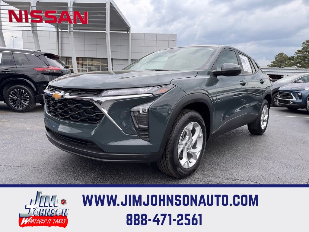 2025 Chevrolet Trax LS