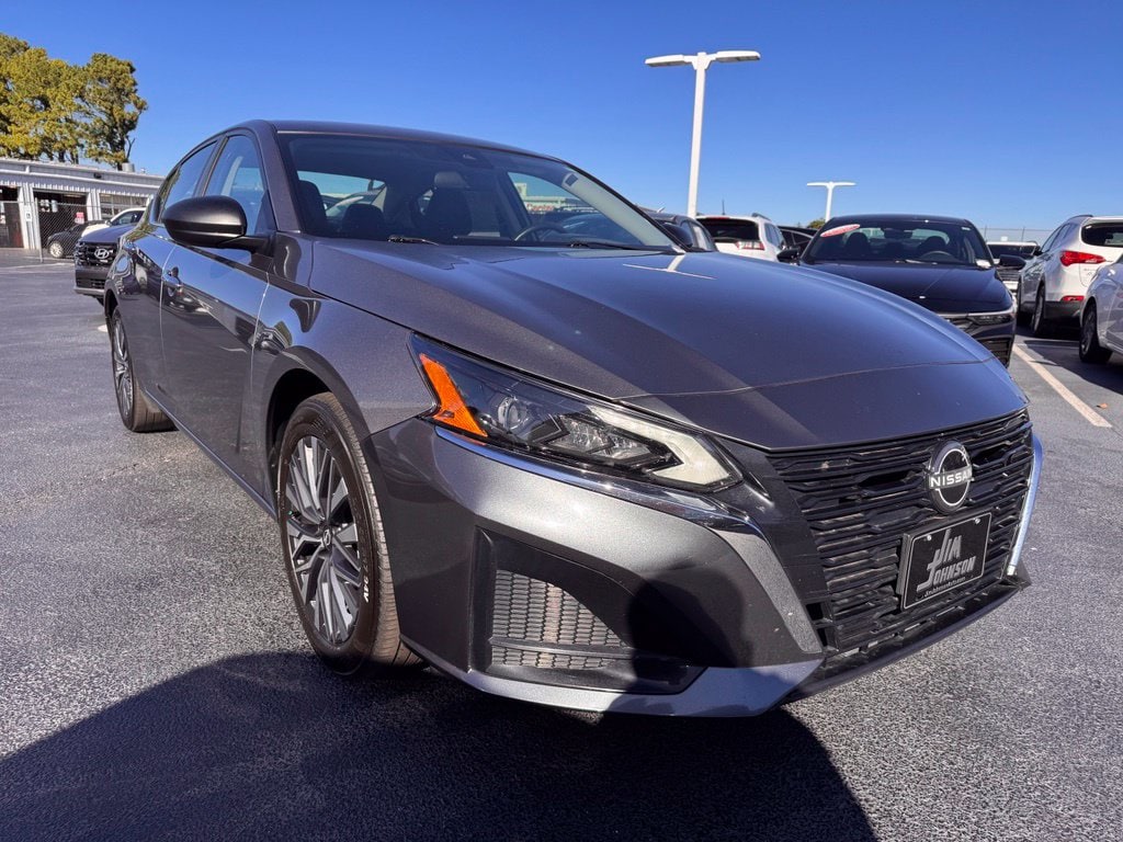 2025 Nissan Altima SV - Photo 7