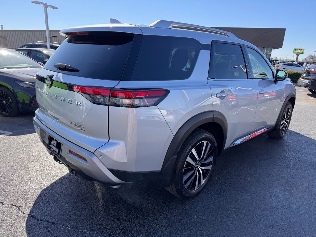 2025 Nissan Pathfinder Platinum - Photo 5