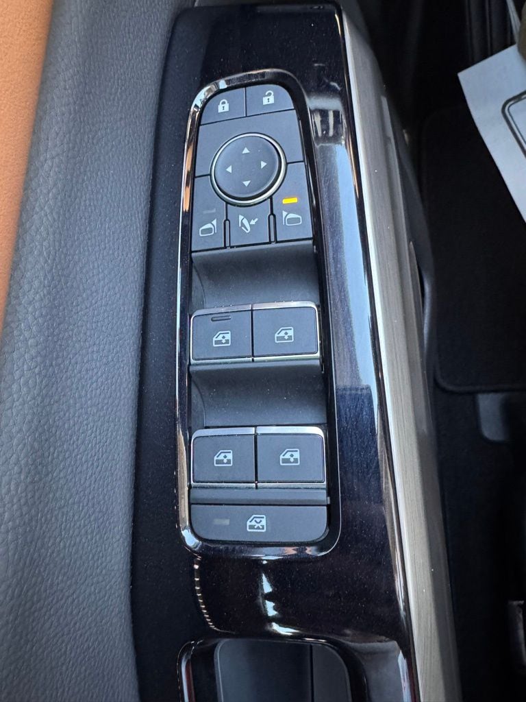 2025 Nissan Pathfinder Platinum - Photo 29