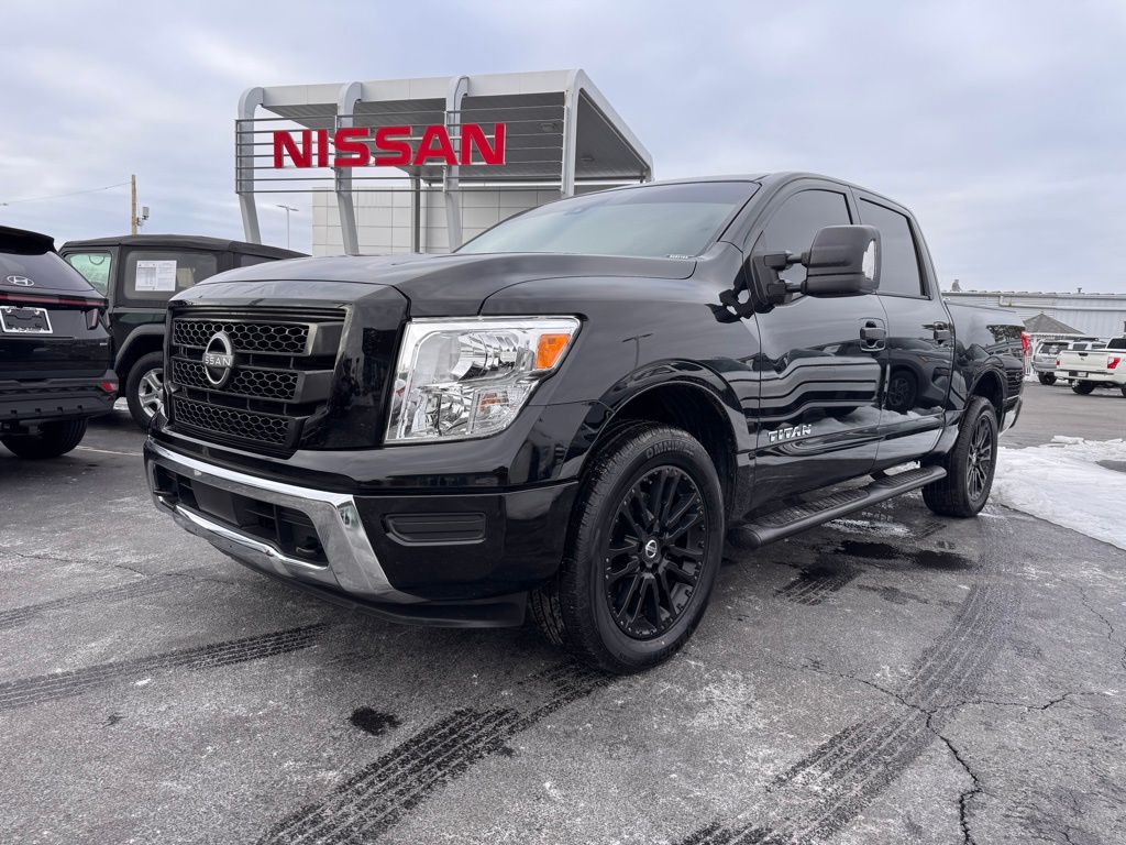 2023 Nissan Titan Truck 