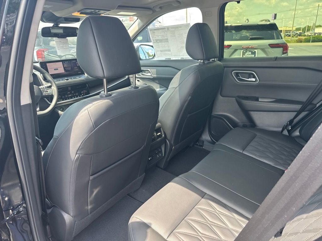 2026 Nissan Rogue Platinum - Photo 17