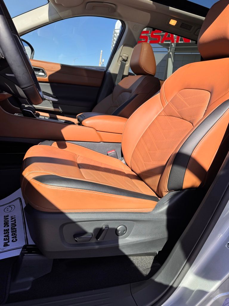 2025 Nissan Pathfinder Platinum - Photo 11