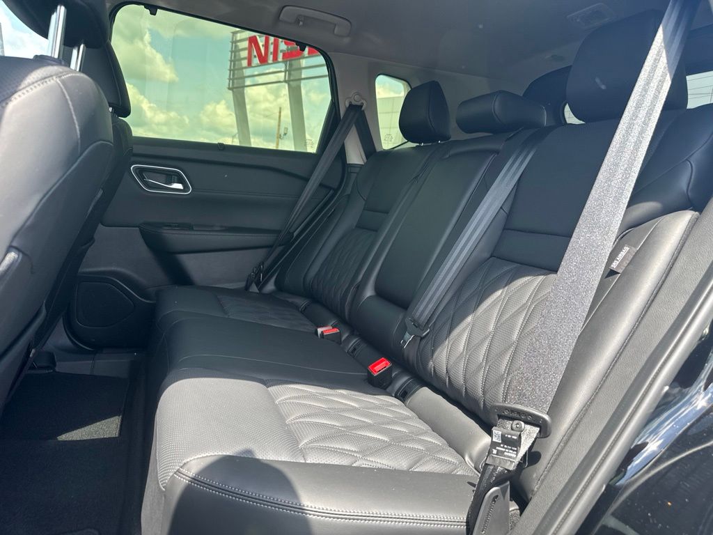 2026 Nissan Rogue Platinum - Photo 15