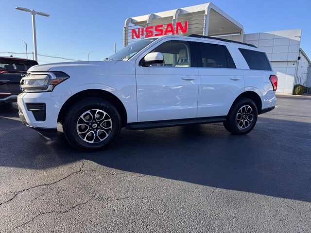 2024 Ford Expedition XLT photo 2