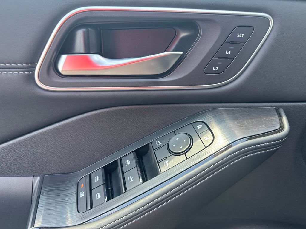 2026 Nissan Rogue Platinum - Photo 14