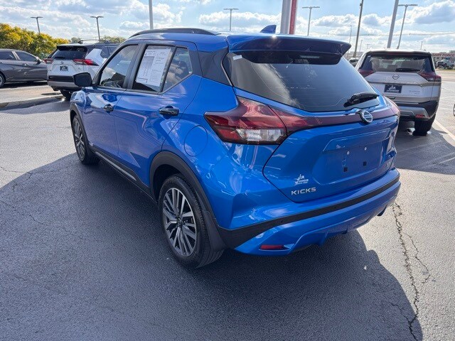2021 Nissan Kicks SR photo 3