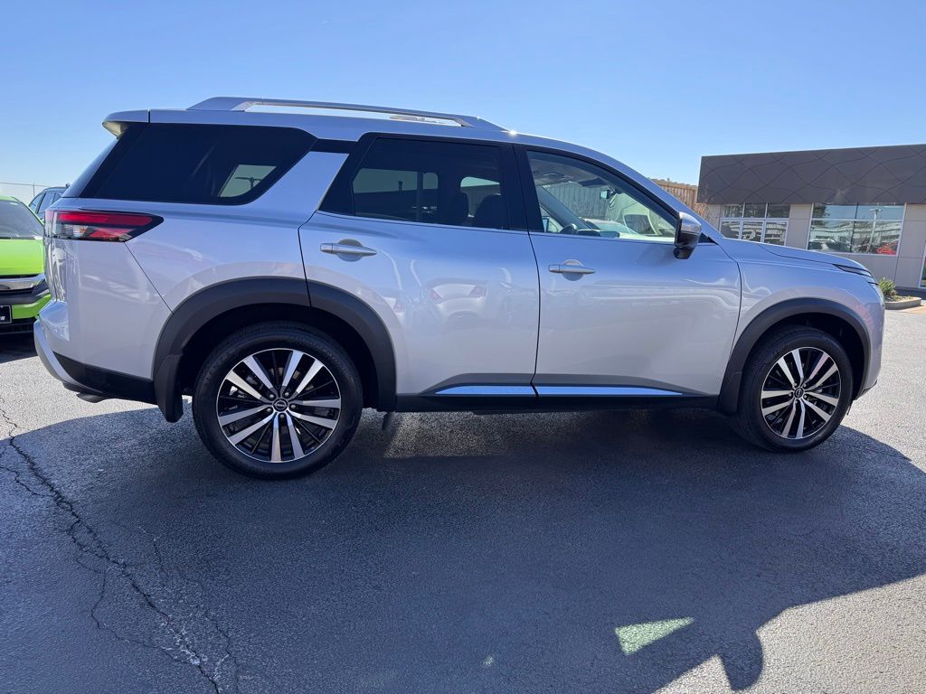 2025 Nissan Pathfinder Platinum - Photo 6