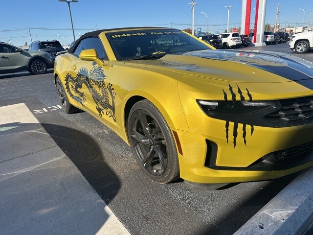 2024 Chevrolet Camaro 2LT photo 2