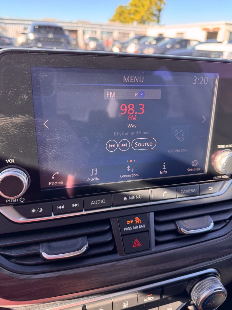 2025 Nissan Altima SV - Photo 17