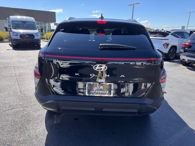 2025 Hyundai Kona SEL photo 4