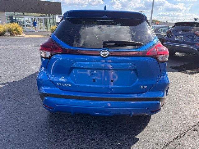 2021 Nissan Kicks SR photo 4