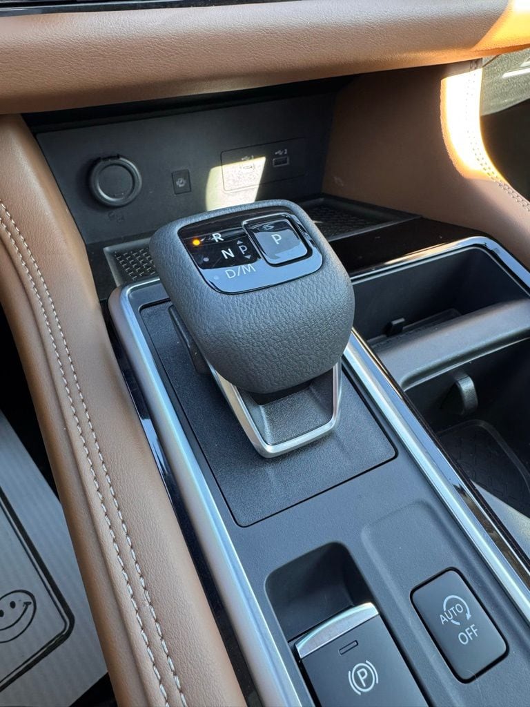 2025 Nissan Pathfinder Platinum - Photo 27
