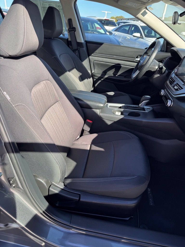 2025 Nissan Altima SV - Photo 11