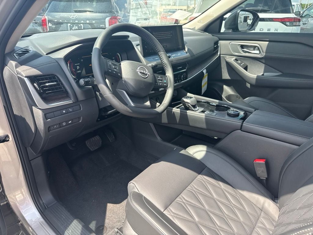 2026 Nissan Rogue Platinum - Photo 12