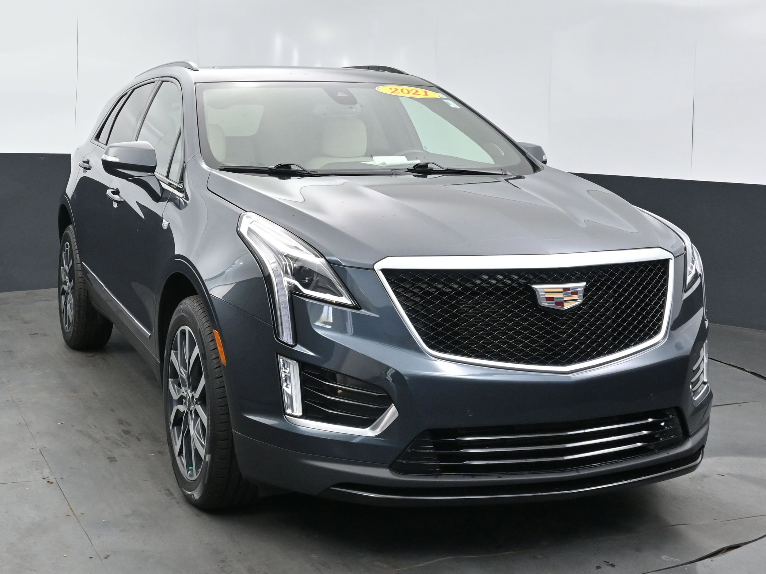 Used 2021 Cadillac XT5 Sport with VIN 1GYKNGRS6MZ100025 for sale in Memphis, TN