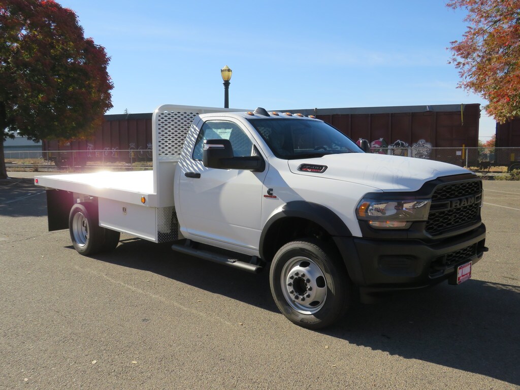 2023 Ram 4500 Tradesman photo 3