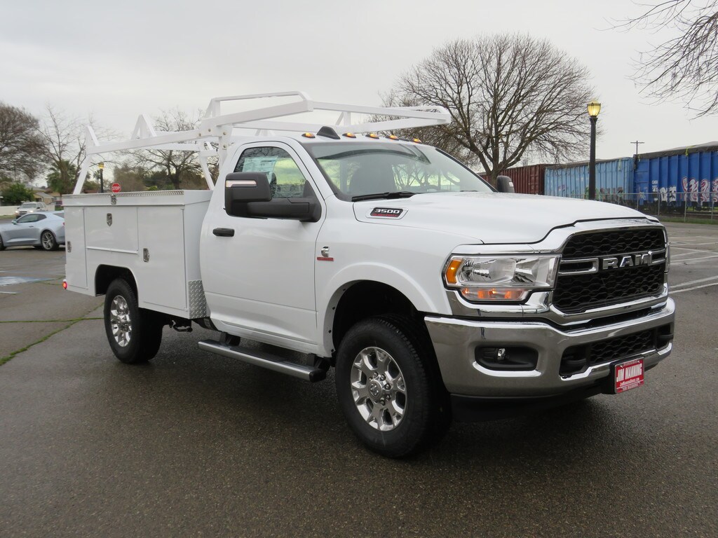 2024 Ram 3500 Tradesman photo 3