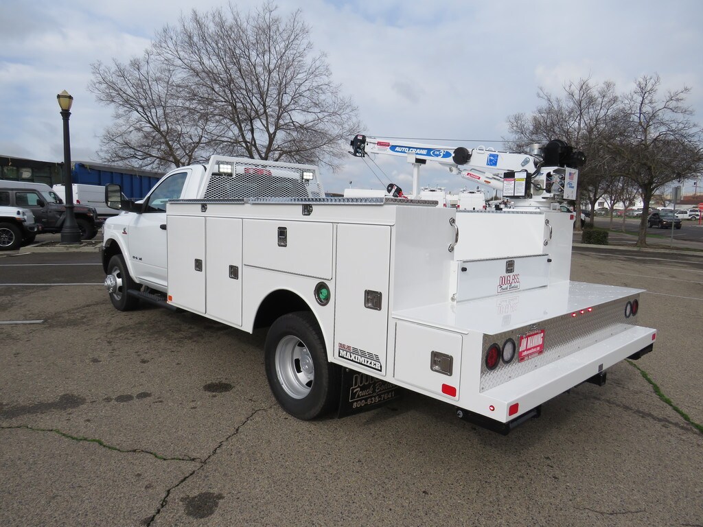 2022 Ram 3500 Tradesman photo 3