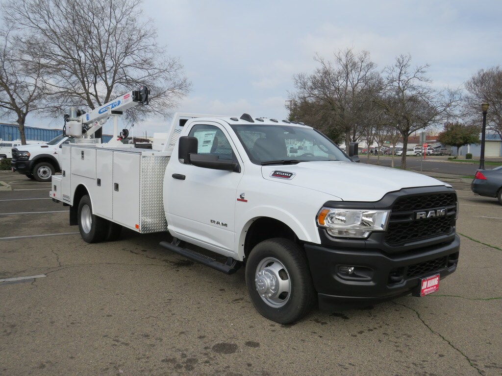 2022 Ram 3500 Tradesman photo 4