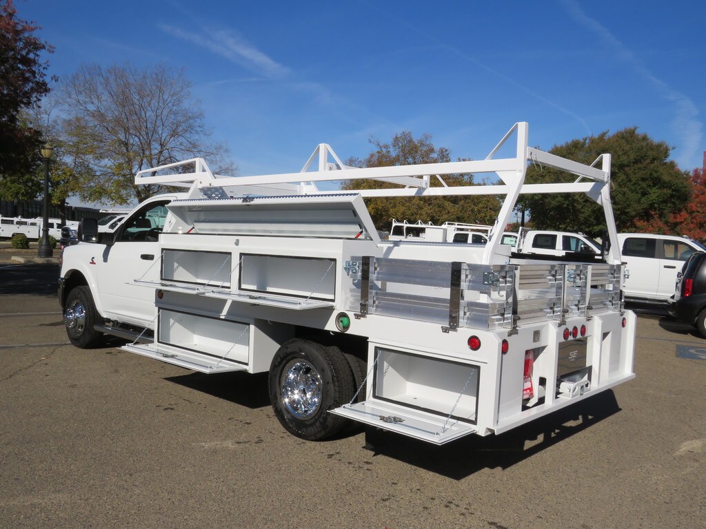 2024 Ram 3500 Tradesman photo 4