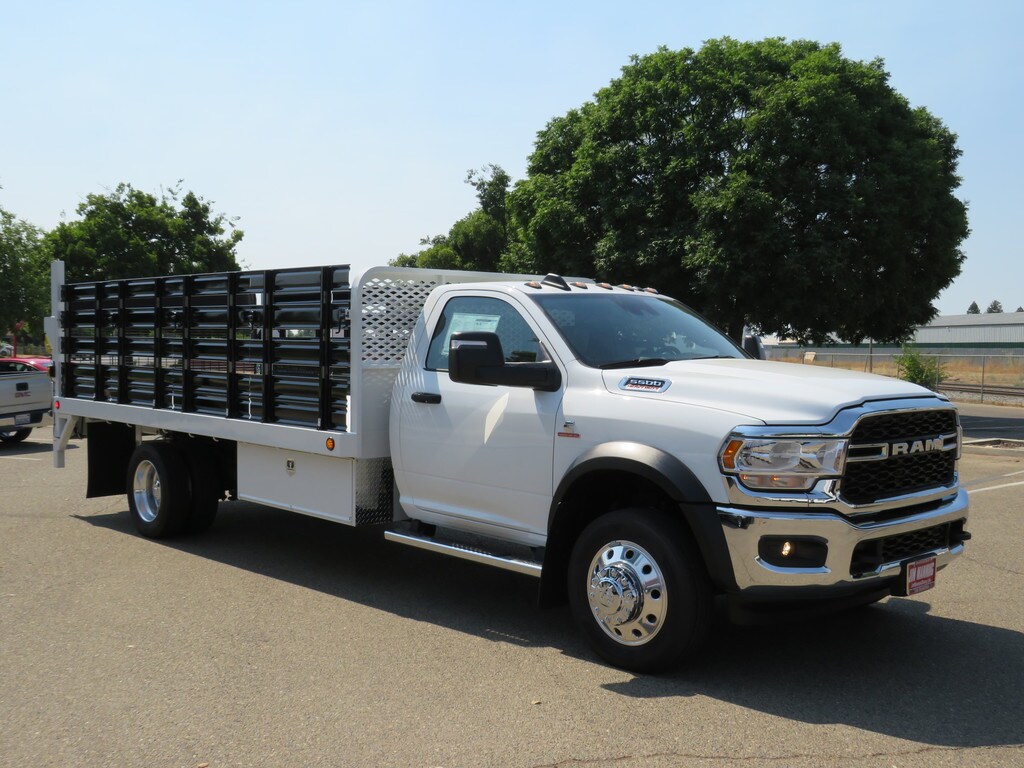 2024 Ram 5500 Tradesman photo 2