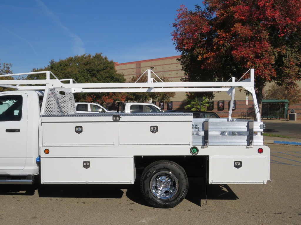 2024 Ram 3500 Tradesman photo 3