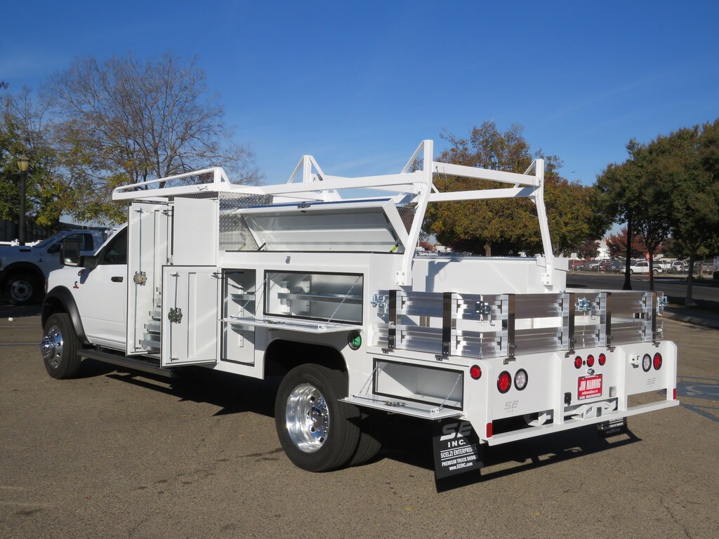 2023 Ram 4500 Tradesman photo 2