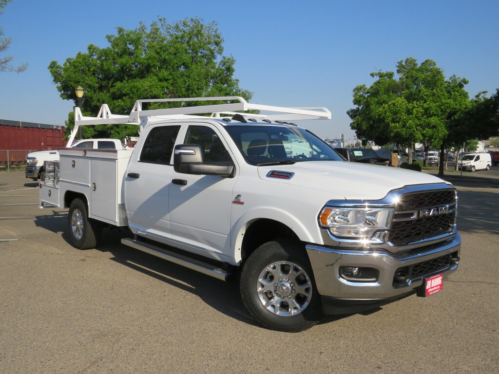 2024 Ram 3500 Tradesman photo 2