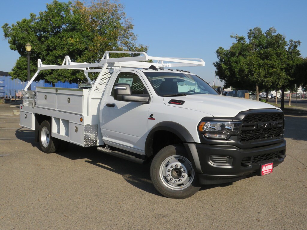 2023 Ram 4500 Tradesman photo 2