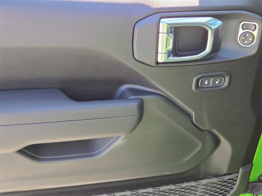 2026 Jeep Wrangler 4-Door Willys - Photo 9
