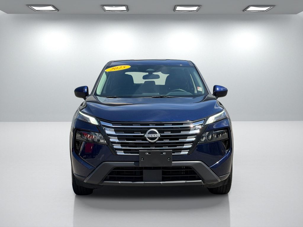 2025 Nissan Rogue SV - Photo 8