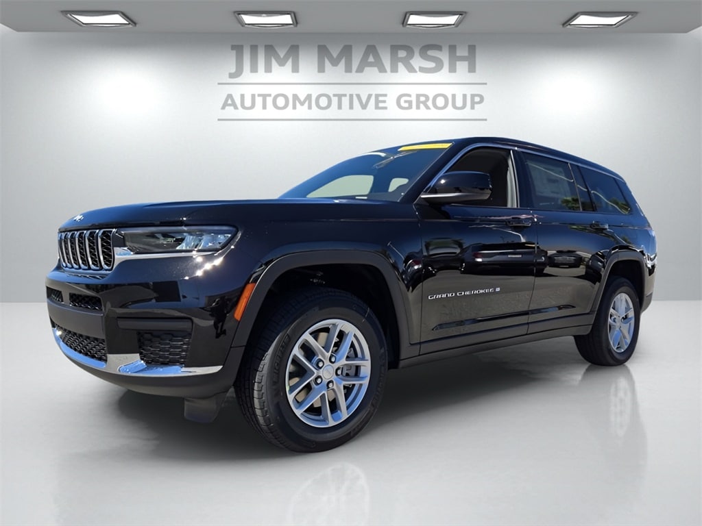 2025 Jeep Grand Cherokee L Laredo's photo