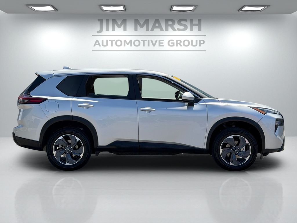 2025 Nissan Rogue SV - Photo 6