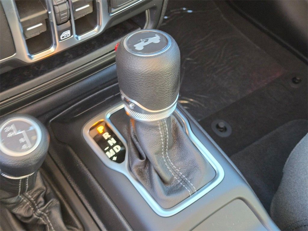 2026 Jeep Wrangler 4-Door Sahara - Photo 14