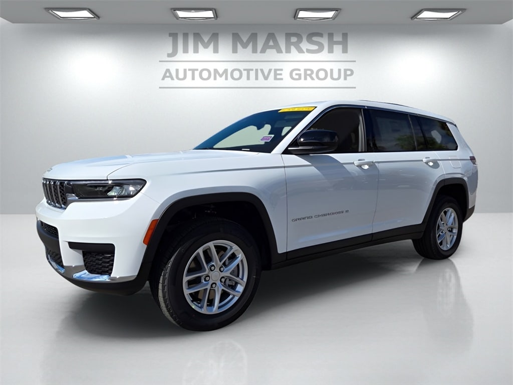 2025 Jeep Grand Cherokee L Laredo's photo