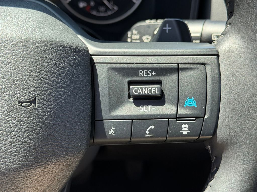 2025 Nissan Rogue SV - Photo 13