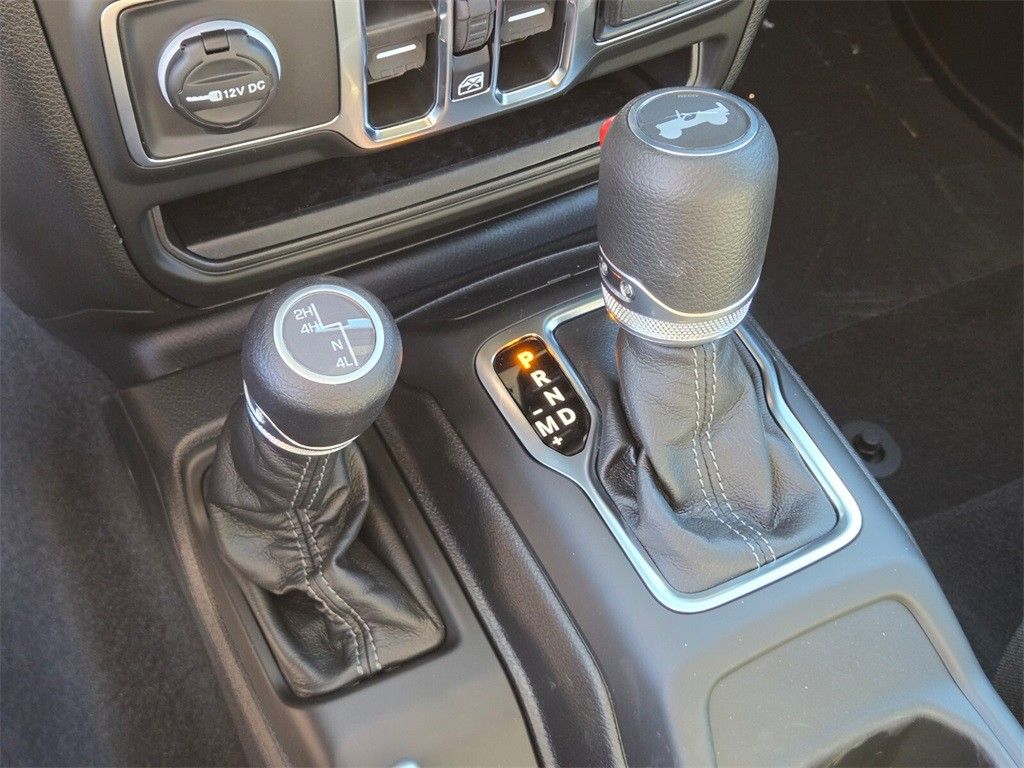 2026 Jeep Wrangler 4-Door Sahara - Photo 13