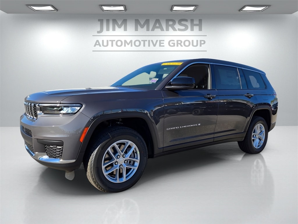 2025 Jeep Grand Cherokee L Laredo's photo